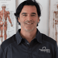 Nuno  Goncalves offering Osteopathy 