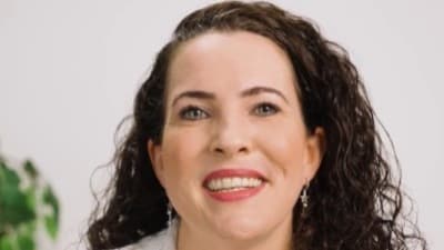 Nurgül Kazan offering Hypnotherapy 